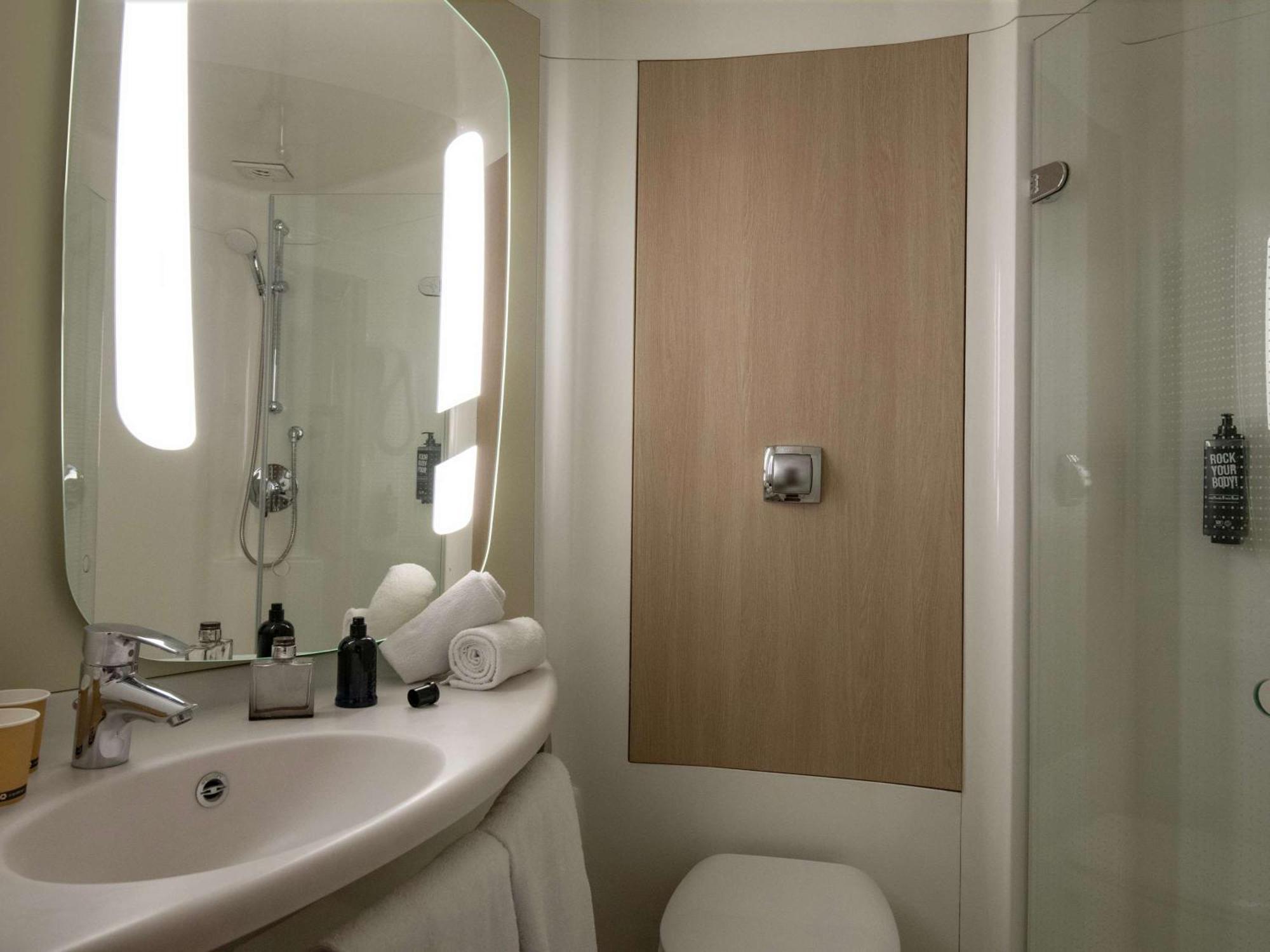 Ibis Golfe De Saint-Tropez Hotel Cogolin Kültér fotó